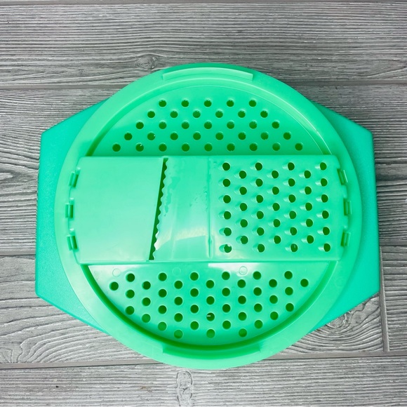 Vintage Tupperware 787 Cheese Grater Shredder & Bowl 786-8 Jadite Green & Top - Picture 2 of 10